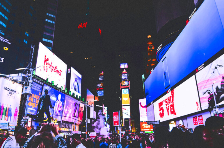 Messy Middle - Google https://www.pexels.com/photo/photography-of-city-lights-1120872/