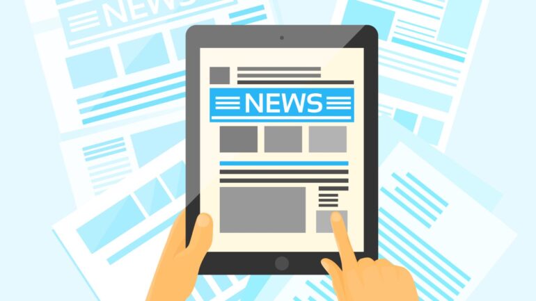 Iemand die de nieuwsbrief opent in de mail