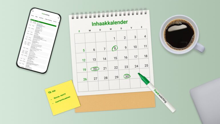 Inhaakkalender met omcirkelde inhaakdagen op lichtgroene achtergrond met bureauaccessoires eromheen