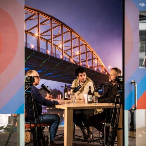 Pop-up podcaststudio ‘De Hartslag van Arnhem’ vanaf nu geopend op Arnhem Centraal