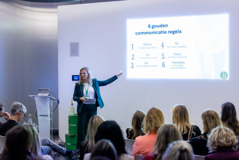 Tessa van Balen tijdens Employee Experience Event 2025 - foto Daan Jeurens