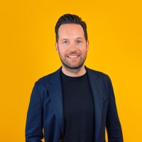 Tim Segers - ervaring in de EdTech sector, waarbij hij organisaties helpt groeien met leeroplossingen en een sterke focus heeft op vaardigheden en mindset