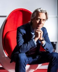 menno Lanting - dé expert op het gebied van de impact van alle snelle veranderingen op leiderschap, innovatie en hoe wij werken.