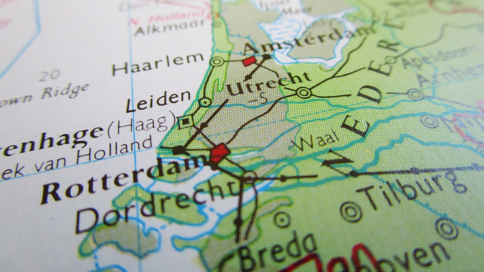 Deze gemeenten vallen in 2025 op met hun social content [benchmark]