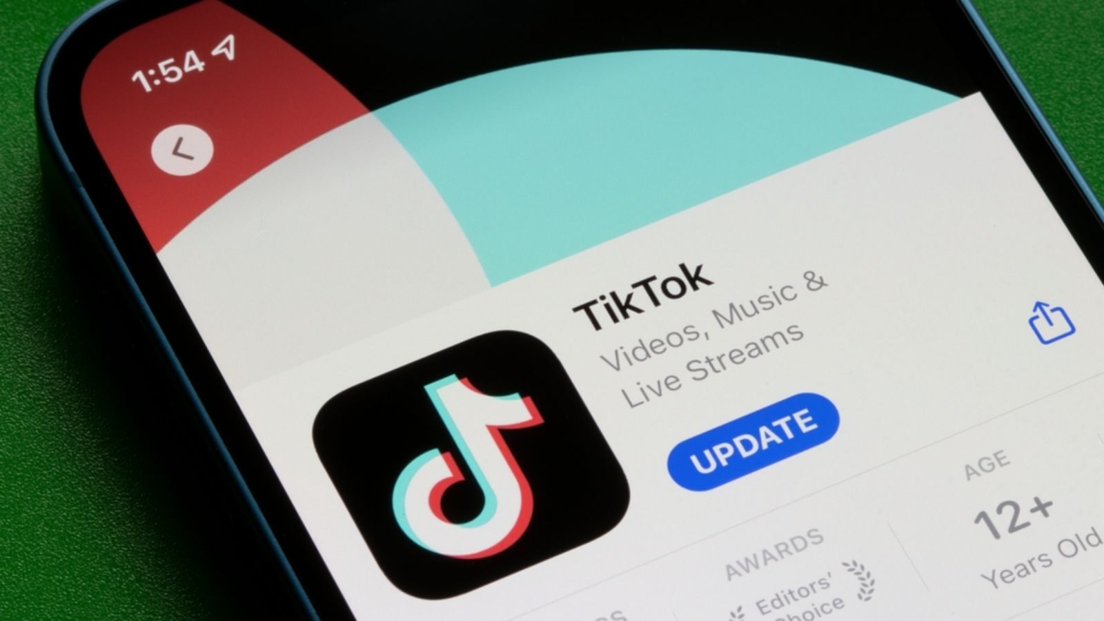 Minder AI, meer welzijn: zo speel jij in op de nieuwe updates van TikTok