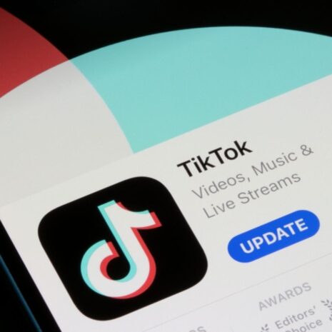 Minder AI, meer welzijn: zo speel jij in op de nieuwe updates van TikTok