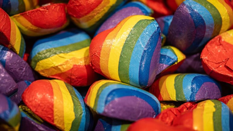 Chocolade met regenboogwikkels
