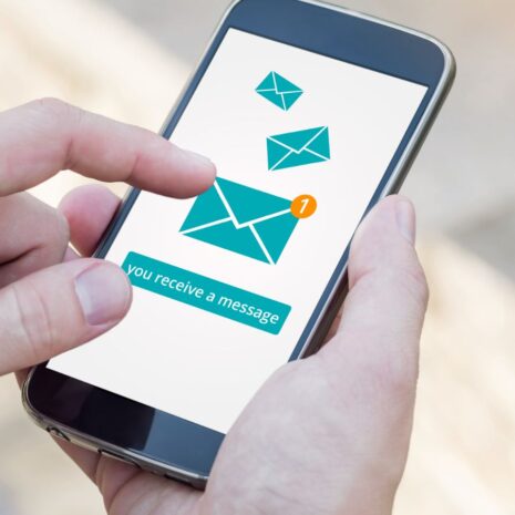 Waarom simpele e-mails beter werken dan designtoppers