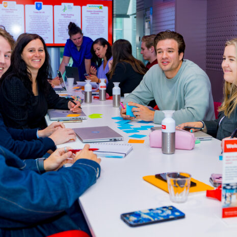 Kom achter het bureau vandaan! Zo ontstaan de beste ideeën en strategieën