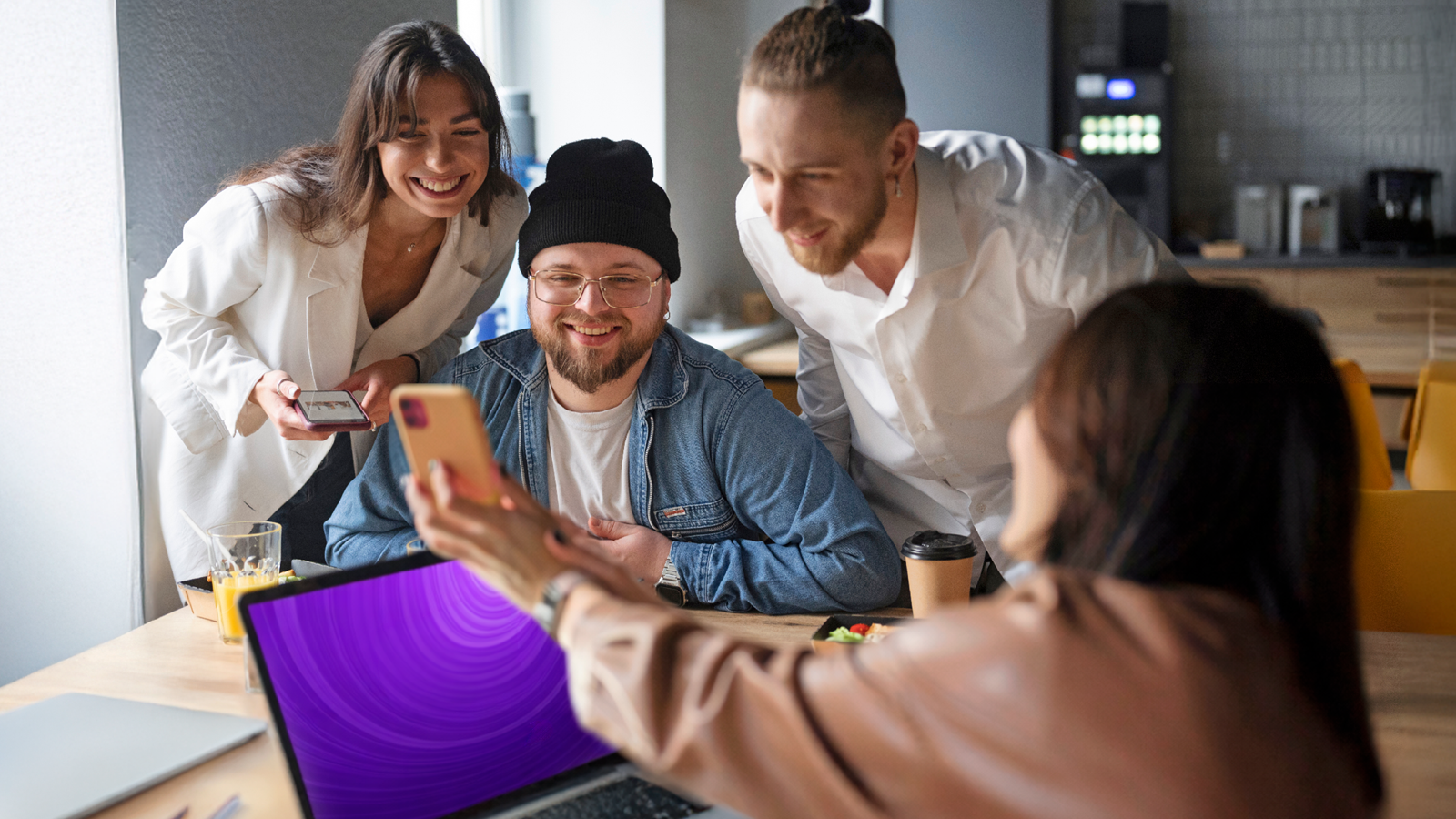 Abovo Maxlead breidt social dienstverlening uit met Social Conversation