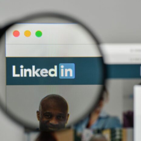 LinkedIn kiest voor mensen boven bedrijfspagina’s (& dit betekent het voor je strategie)