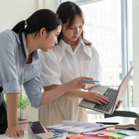 AI legt je (gebrek aan) merkidentiteit bloot: 5 tips voor een scherpere merkstem