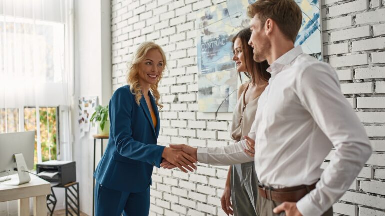 bij relatiemarketing is samenwerking tussen afdelingen enorm belangrijk