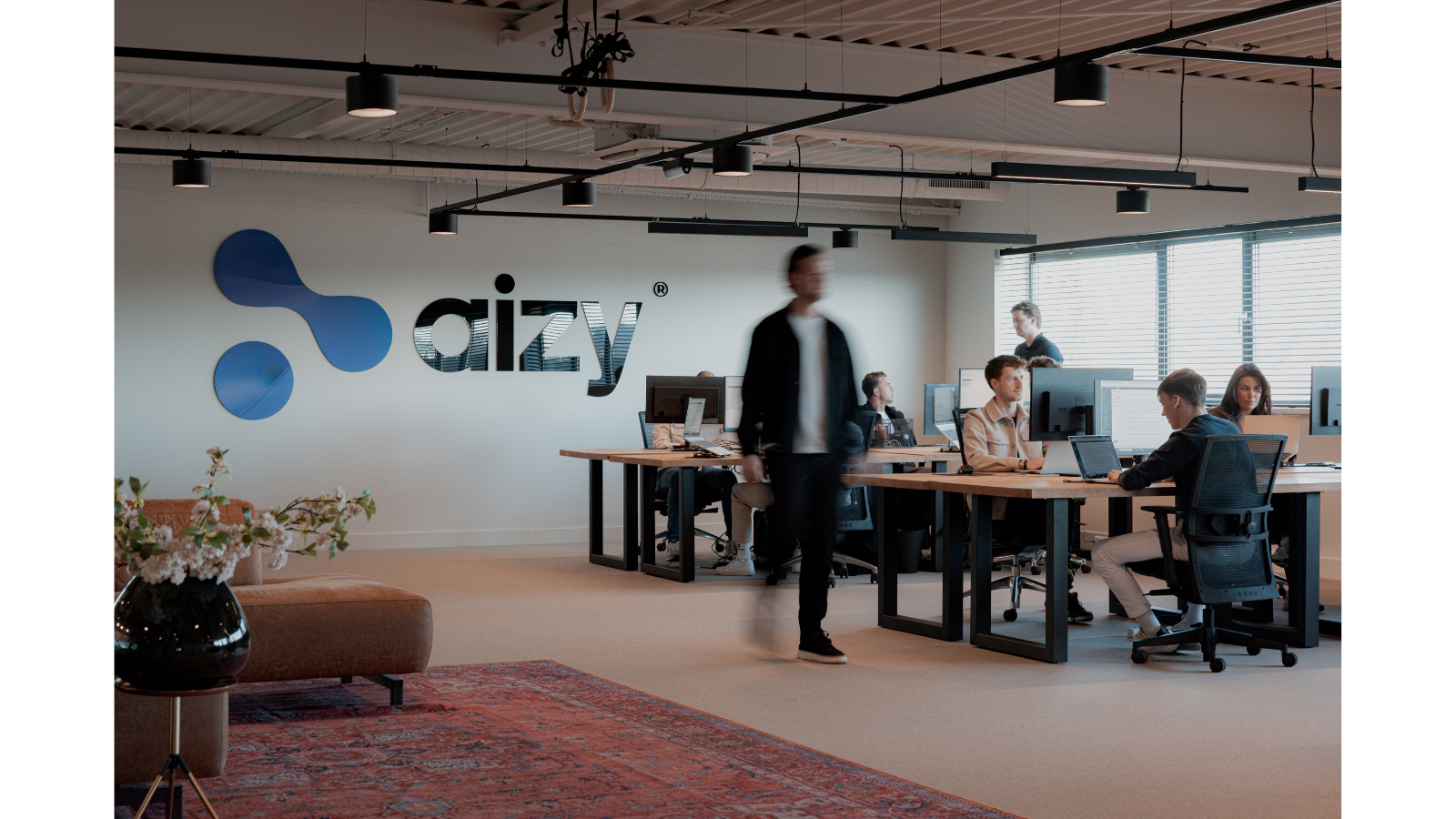 Nederlandse tech bedrijf Aizy neemt branchgenoot Uptmz over en versterkt positie in AI-performance marketing