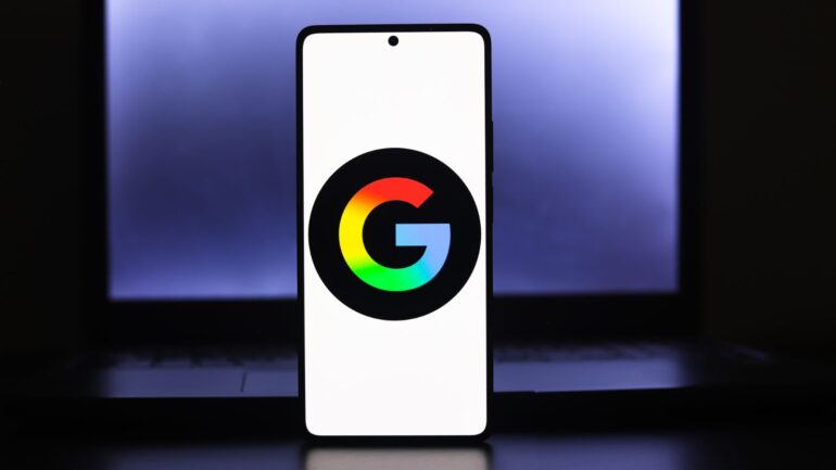 Google logo op smartphone