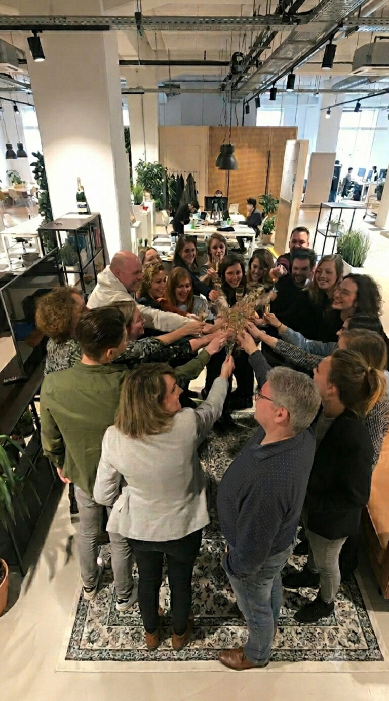 Frankwatching Academy start met trainingen in België en daarop moet natuurlijk geproost worden.