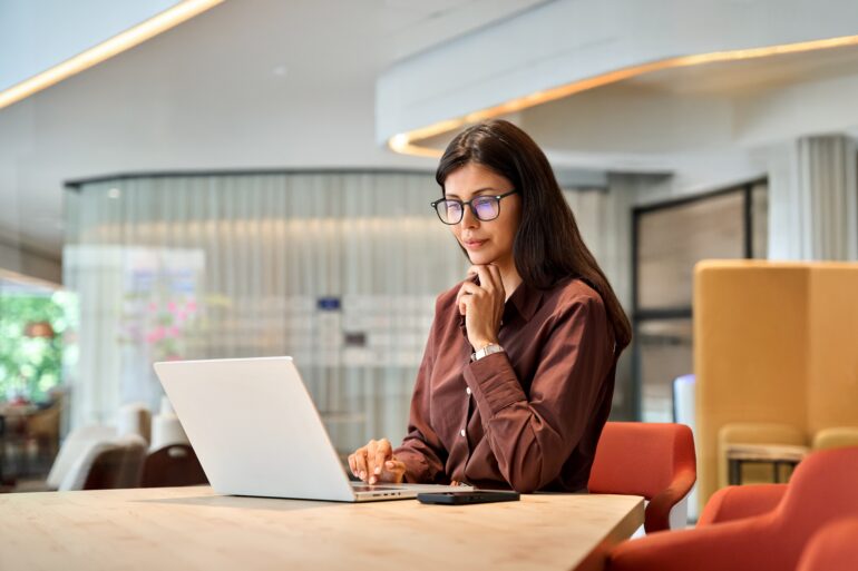 Professional met laptop