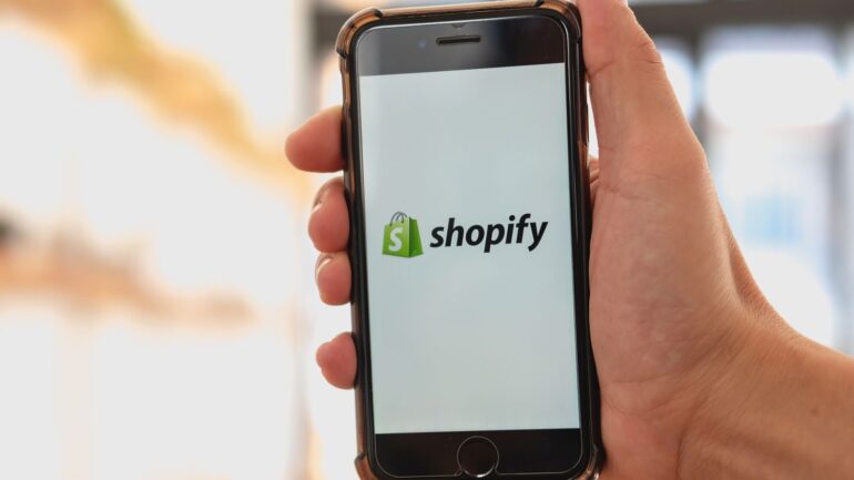Shopify op smartphone