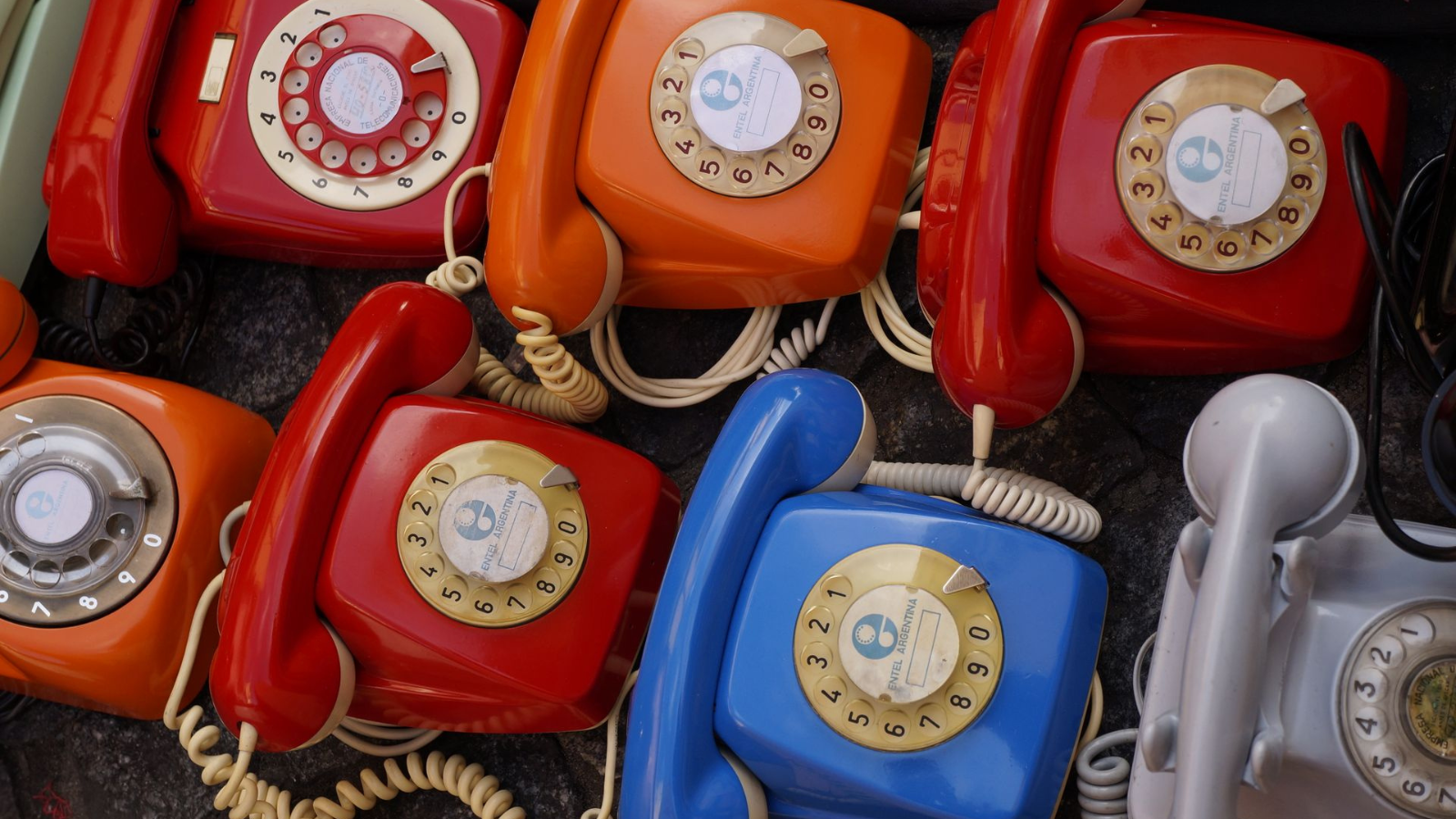 Prijzen daalden, klanten bleven zitten. Wat de Belgische telecommarkt laat zien over abonnementen zonder binding